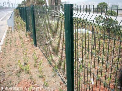 廣州花都區護欄網價格解析 桃型柱圍網、邊框護欄網、綠化隔離網市場行情
